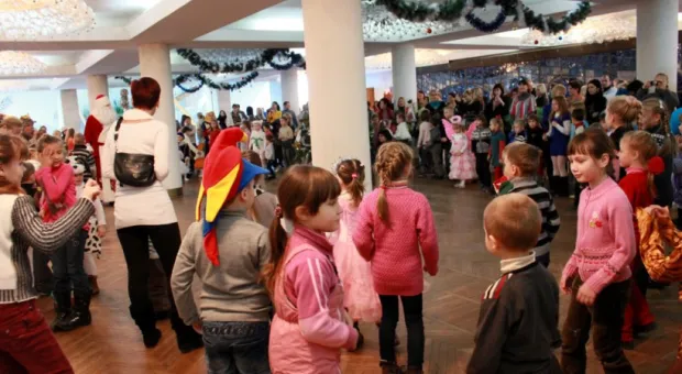 Юные севастопольцы увидели премьеру сказки «Как-то раз на Новый год»