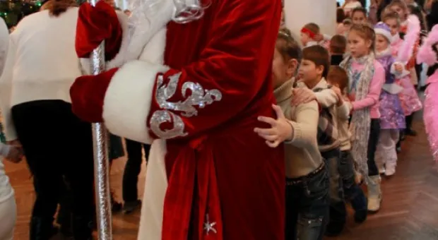 Юные севастопольцы увидели премьеру сказки «Как-то раз на Новый год»