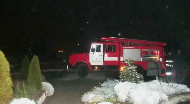 В Севастополе вчера ночью загорелся ресторанный комплекс "Камышовая пристань"