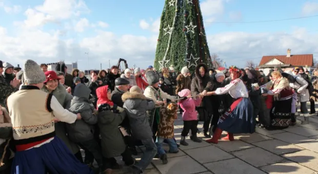 В Севастополе весело отпраздновали Рождество на площади возле УКИЦ