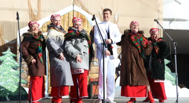 В Севастополе весело отпраздновали Рождество на площади возле УКИЦ