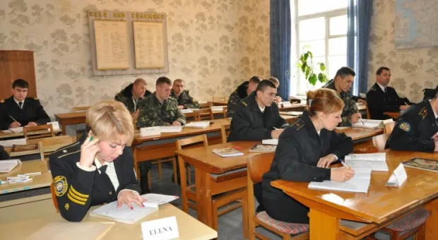 В Севастополе украинские военнослужащие учат иностранные языки