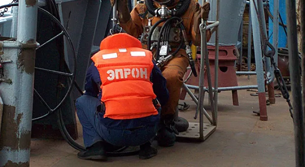 На подводной лодке Черноморского флота «Алроса» прошла тренировка специалистов аварийно-спасательных сил