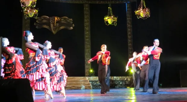 В Севастополе при полном аншлаге и под гром аплодисментов прошел праздничный концерт "Комплимент от двух друзей"