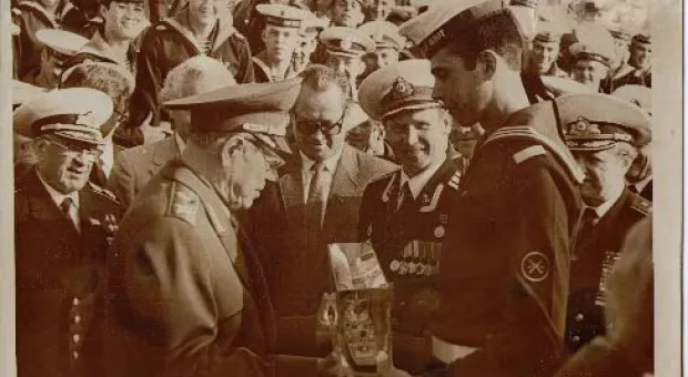 Флагман Черноморского флота отмечает 30-летие подъема Военно-морского флага