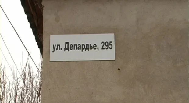 Чьи там уши торчат? Зайцы, они учет любят.