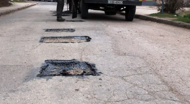 Латочный ремонт дорог в Севастополе идёт полным ходом