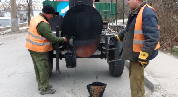 Латочный ремонт дорог в Севастополе идёт полным ходом