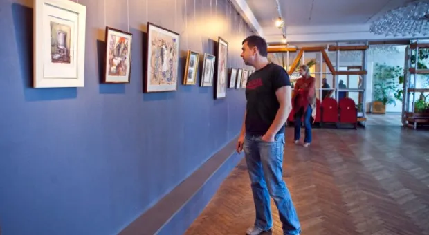 Ко Дню защитника Отечества в Севастополе открылась тематическая выставка А. Сухоруких