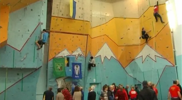 Любви все возрасты покорны! Тем более, если это любовь к скалолазанию!