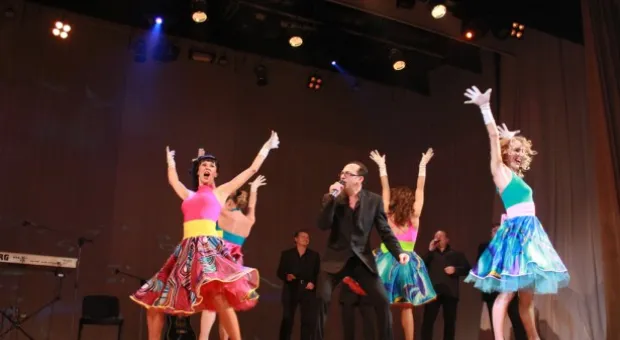 Ярким концертом шоу-группа «Мюзик-экс» поздравила женщин с 8 марта