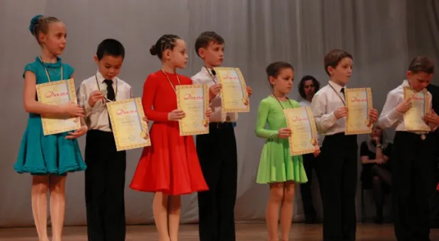 В Севастополе ценители спортивных танцев провели «Весенний бал»