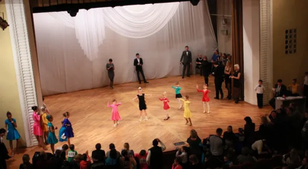 В Севастополе ценители спортивных танцев провели «Весенний бал»