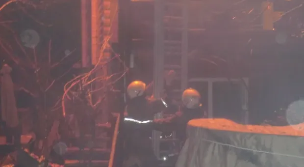 В Севастополе горел трёхэтажный деревянный дом