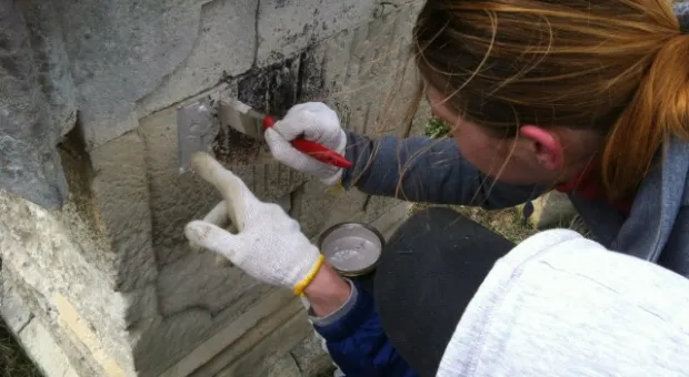 На Братском кладбище Севастополя проведен субботник