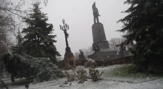 ... и отдалённые седой зимы угрозы