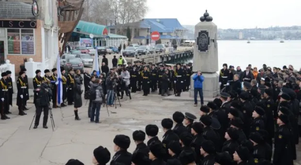 Севастополь отметил 280-ю годовщину со дня рождения первого командующего ЧФ вице-адмирала Клокачёва