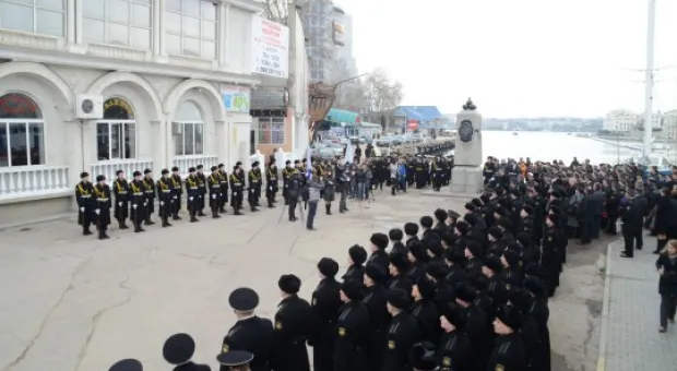 Севастополь отметил 280-ю годовщину со дня рождения первого командующего ЧФ вице-адмирала Клокачёва