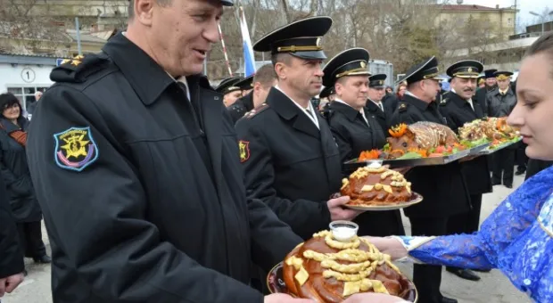 В Севастополе торжественно встретили корабли и суда, принимавшие участие в учении Черноморского флота