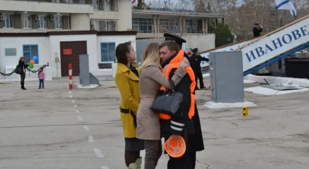 В Севастополе торжественно встретили корабли и суда, принимавшие участие в учении Черноморского флота