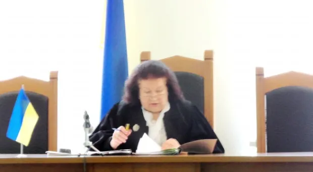 "Укртелеком" хочет от М. Литвиненко 12 тысяч гривен. Три года суд разбирает дело о "подставе"