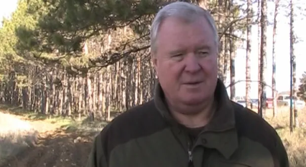 У охотников кончилось терпение и они решили сами убрать мусор из леса вдоль президентской трассы