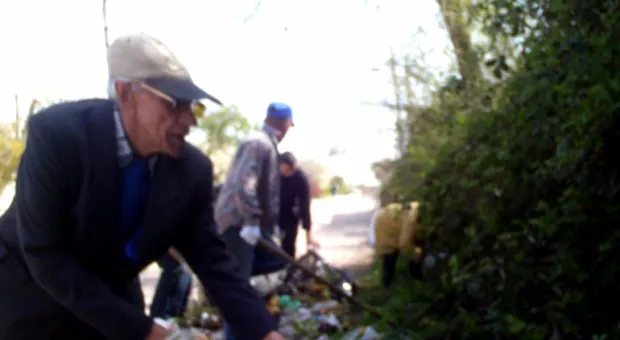 Севастопольцы с улицы Прутовцев дружно вышли на субботник