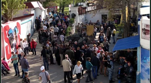 Противостояние за Дельфинарий. Итоги первого дня