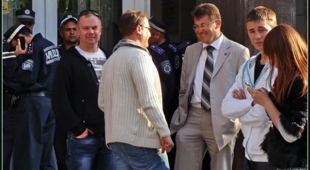 Противостояние за Дельфинарий. Итоги первого дня