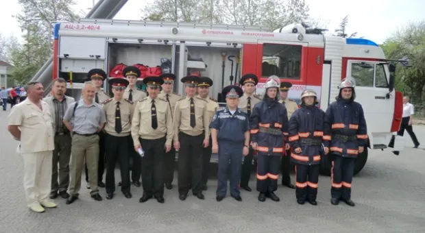Севастопольские пожарные приняли в подарок от Москвы две новые машины
