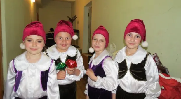 В Севастопольском Матросском клубе прошел благотворительный отчетный концерт ансамбля эстрадного танца ДДЮТ