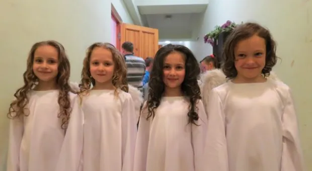 В Севастопольском Матросском клубе прошел благотворительный отчетный концерт ансамбля эстрадного танца ДДЮТ