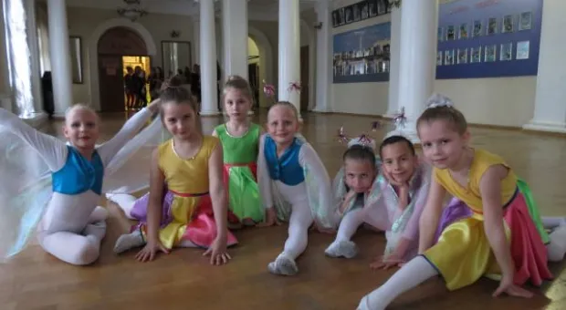 В Севастопольском Матросском клубе прошел благотворительный отчетный концерт ансамбля эстрадного танца ДДЮТ