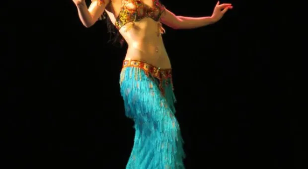 В Севастопольском Матросском клубе прошел благотворительный отчетный концерт ансамбля эстрадного танца ДДЮТ