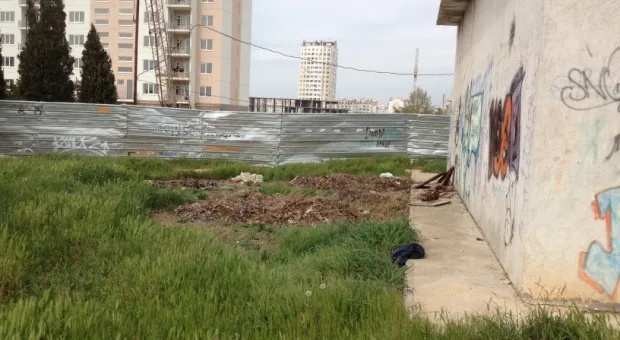 Депутат Лунёнок призывает гагаринцев навести порядок в детском парке на улице Павла Корчагина