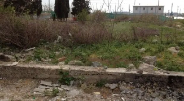 Депутат Лунёнок призывает гагаринцев навести порядок в детском парке на улице Павла Корчагина