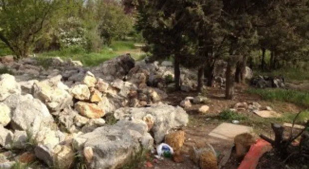 Депутат Лунёнок призывает гагаринцев навести порядок в детском парке на улице Павла Корчагина