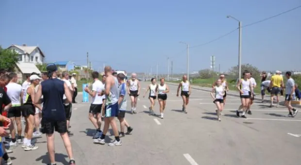 Легкоатлетическую эстафету от Сапун-горы до 35-й береговой батареи в Севастополе посвятили Дню Победы