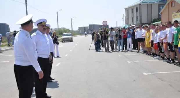 Легкоатлетическую эстафету от Сапун-горы до 35-й береговой батареи в Севастополе посвятили Дню Победы