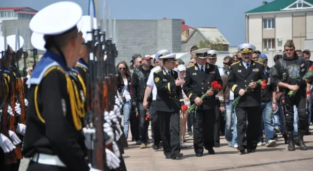 Легкоатлетическую эстафету от Сапун-горы до 35-й береговой батареи в Севастополе посвятили Дню Победы