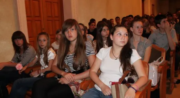 В Севастополе ко Дню Победы показали спектакль «Завтра была война»