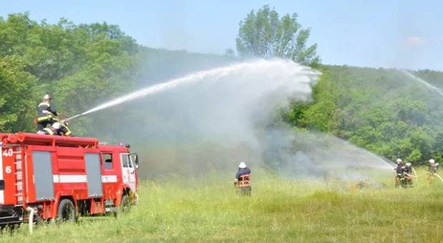 На "Тороповой даче" в Севастополе прошли учения по ликвидации летних ЧС. К спасателям претензий нет. К технике - есть
