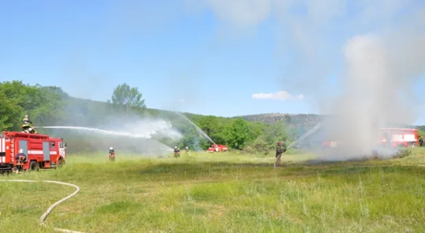 На "Тороповой даче" в Севастополе прошли учения по ликвидации летних ЧС. К спасателям претензий нет. К технике - есть