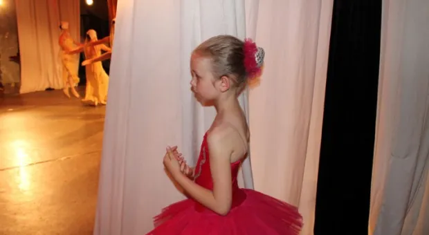 В Севастополе с юбилейным концертом выступил ансамбль «Арабески»