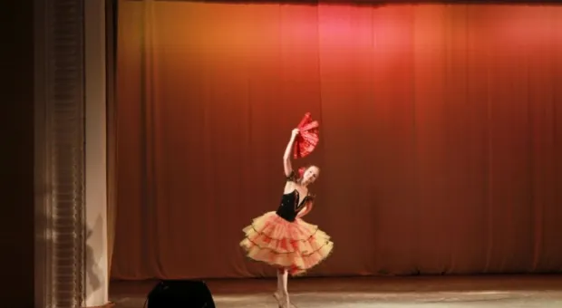 В Севастополе с юбилейным концертом выступил ансамбль «Арабески»