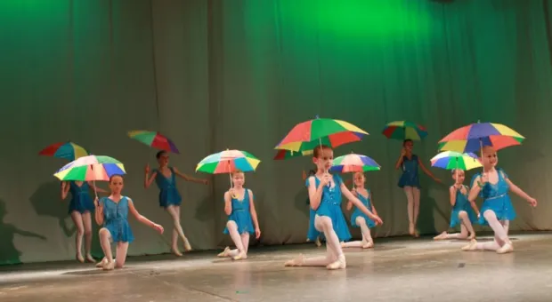 В Севастополе с юбилейным концертом выступил ансамбль «Арабески»