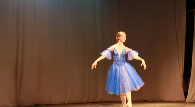 В Севастополе с юбилейным концертом выступил ансамбль «Арабески»