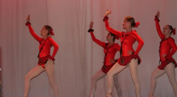 В Севастополе с юбилейным концертом выступил ансамбль «Арабески»