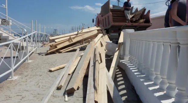 Сход на пляже Парка Победы. Суббота. Сносы продолжились демонтажами. Хроника событий через беспристрастный объектив.