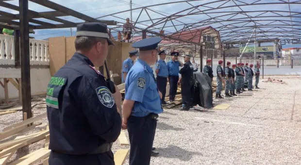 Сход на пляже Парка Победы. Суббота. Сносы продолжились демонтажами. Хроника событий через беспристрастный объектив.